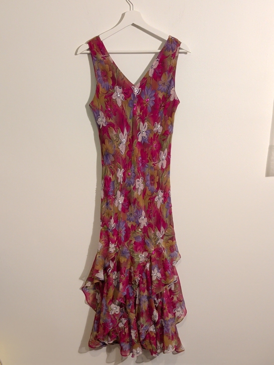 Vintage Dresses & Skirts - Floral Ruffled V-Neck Midi Dress in Fuchsia